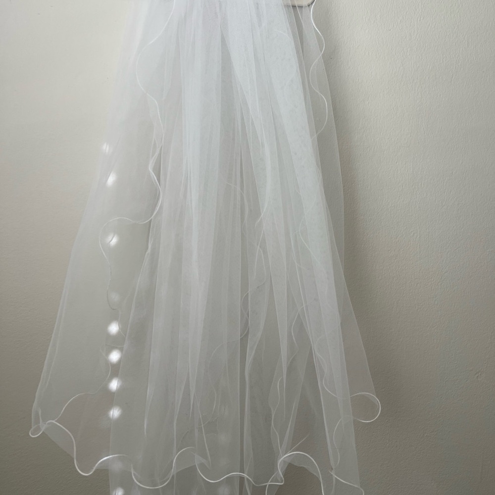 White Bridal Veil